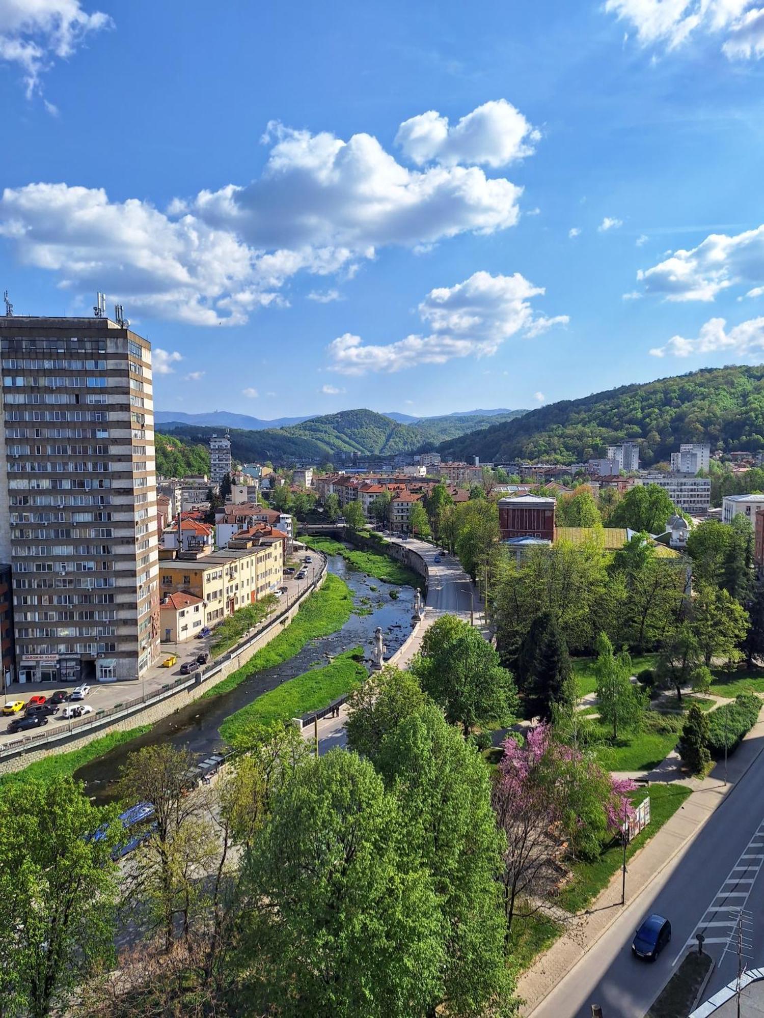Студио Даневски-Balkan Tower Gabrovo Eksteriør bilde